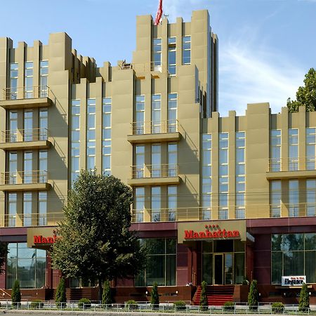 Manhattan Hotel & Restaurant Chisinau Exterior photo